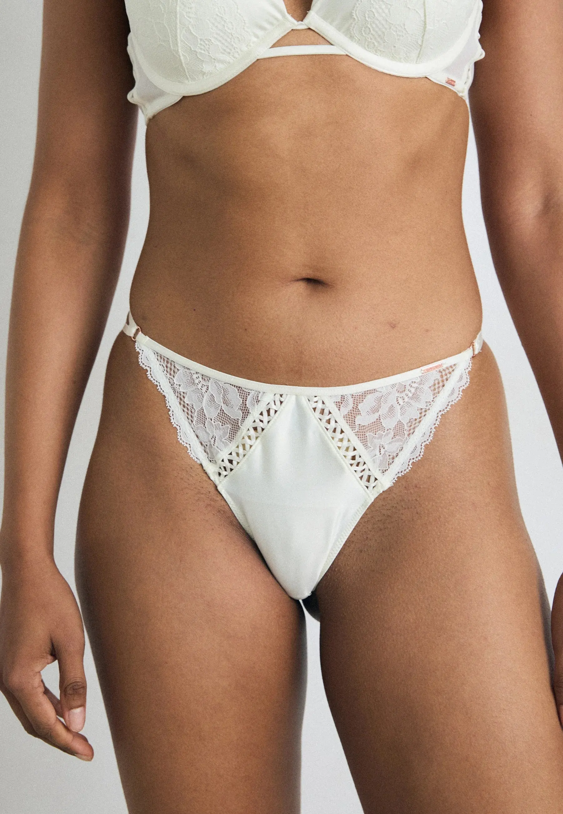 Труси Lyra-satin ivory FXST0051LA182 Dorina